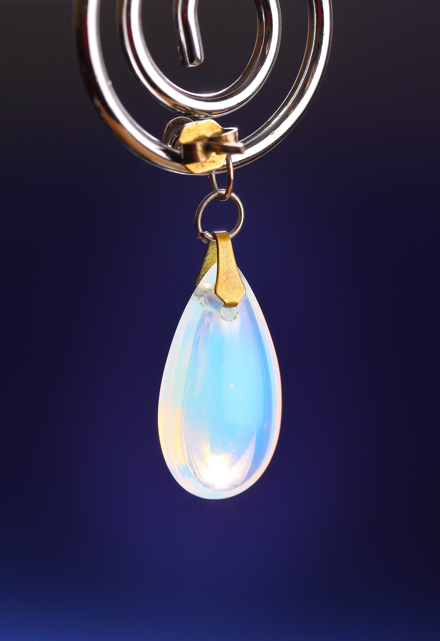 Moonstone Meaning: The Complete Guide | Damayanti.Store